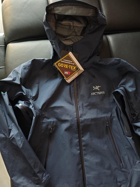Arc'teryx Beta LT Jacket Navy Nylon - 3