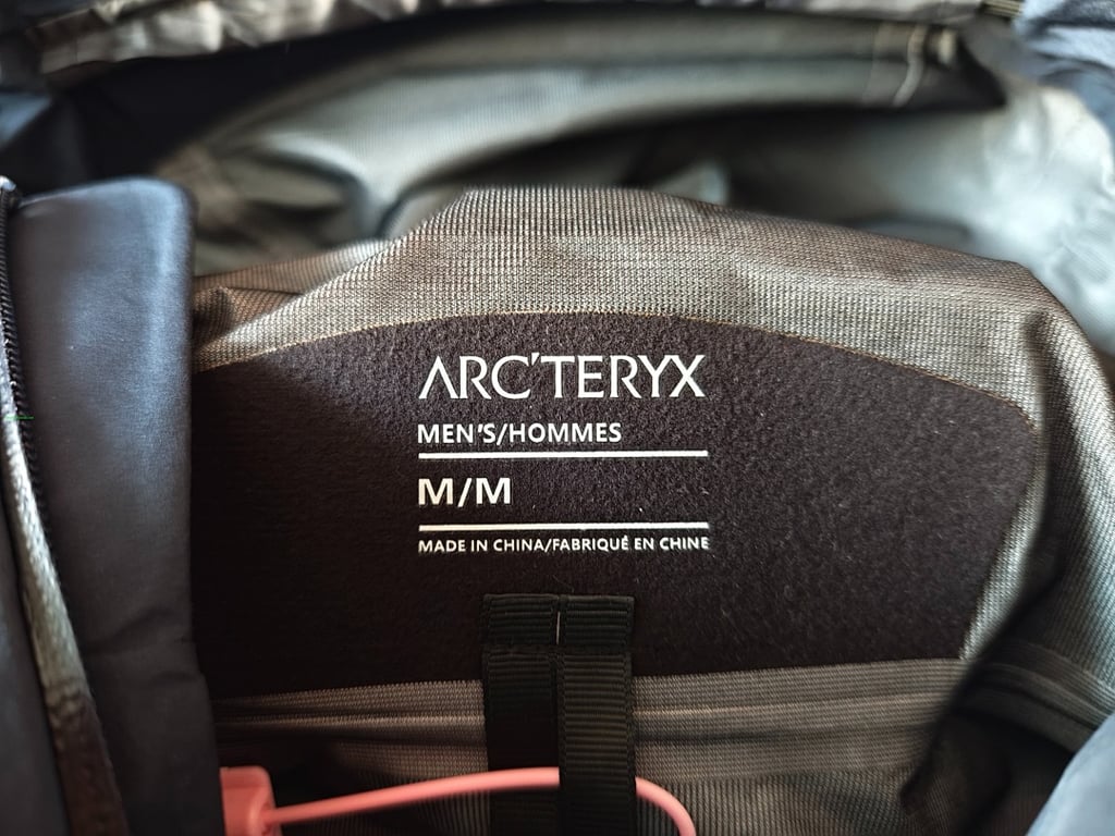 Arc'teryx Beta LT Jacket Navy Nylon - 5