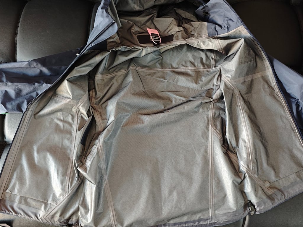 Arc'teryx Beta LT Jacket Navy Nylon - 6