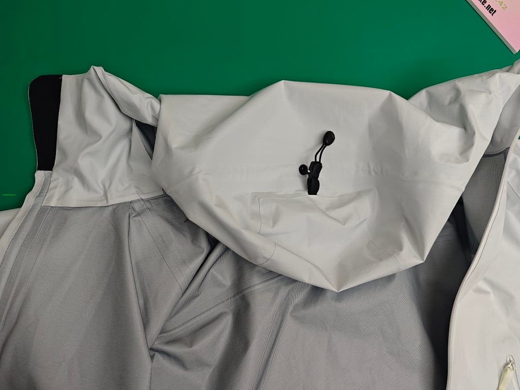 Arc'teryx Gore-Tex Paclite Plus Jacket White - 4