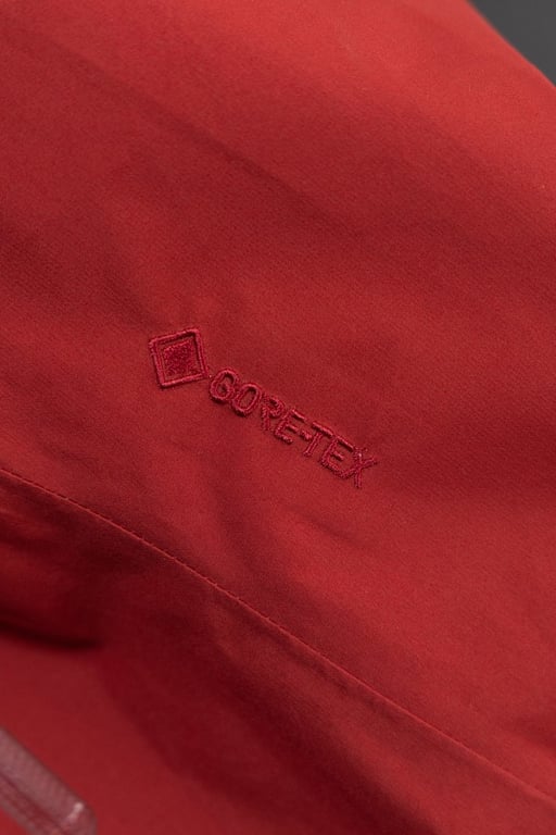 Arc'teryx Gore-Tex Shell Jacket Red - 26