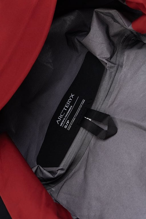 Arc'teryx Gore-Tex Shell Jacket Red - 9