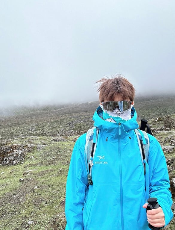 Arc'teryx Koi Blue Gore-Tex Shell Jacket - 17