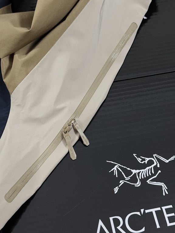 Arc'teryx Vine Brown Jacket - 15