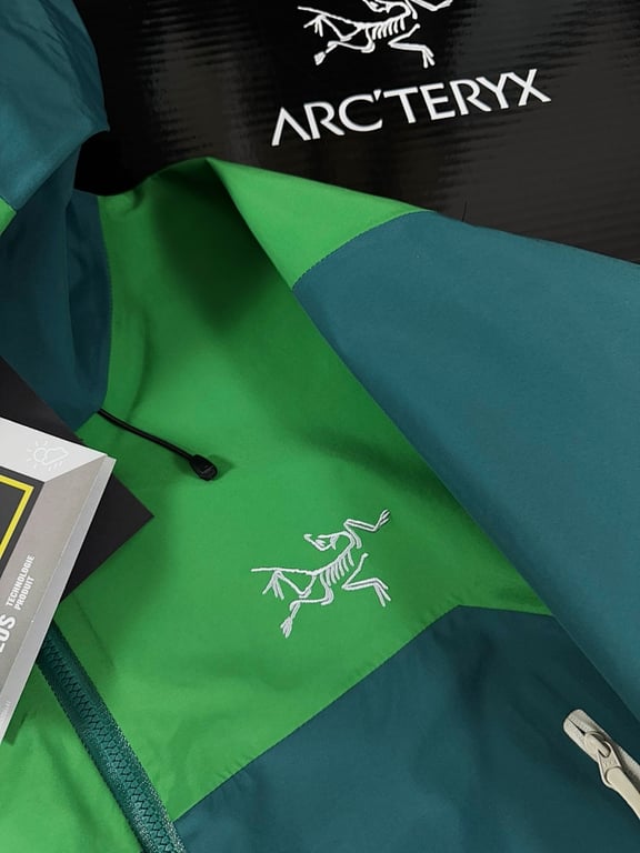 Arc'teryx Jungle Maze Green Shell Jacket - 9