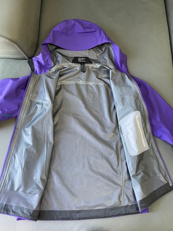 Arc'teryx Beta Lightweight Jacket Purple - 29