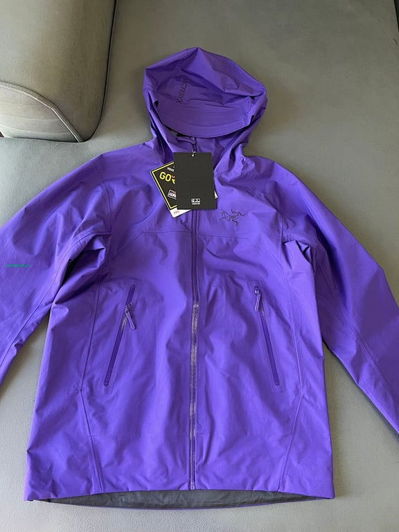 Arc'teryx Beta Lightweight Jacket Purple - 34
