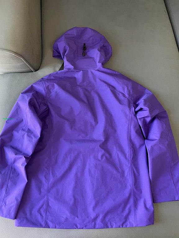 Arc'teryx Beta Lightweight Jacket Purple - 36