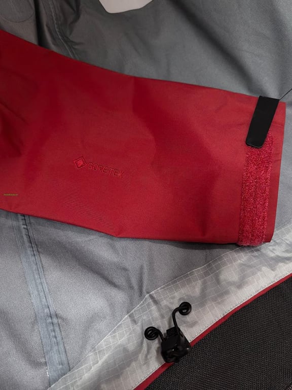 Arc'teryx GORE-TEX Paclite Plus Shell Jacket Red - 22