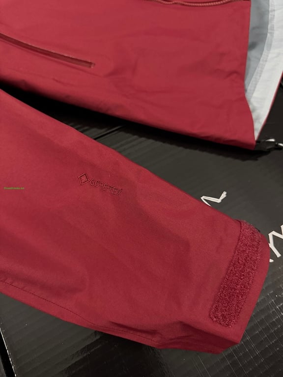 Arc'teryx GORE-TEX Paclite Plus Shell Jacket Red - 10