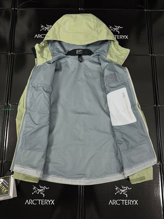 Arc'teryx Gore-Tex Shell Jacket Green - 14
