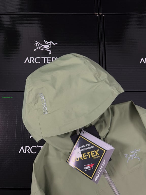 Arc'teryx Gore-Tex Shell Jacket Green - 17