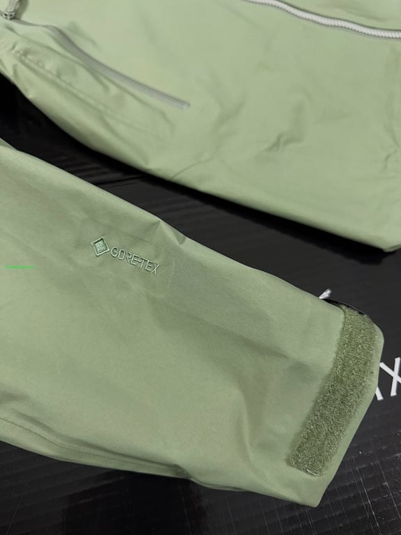 Arc'teryx Gore-Tex Shell Jacket Green - 18