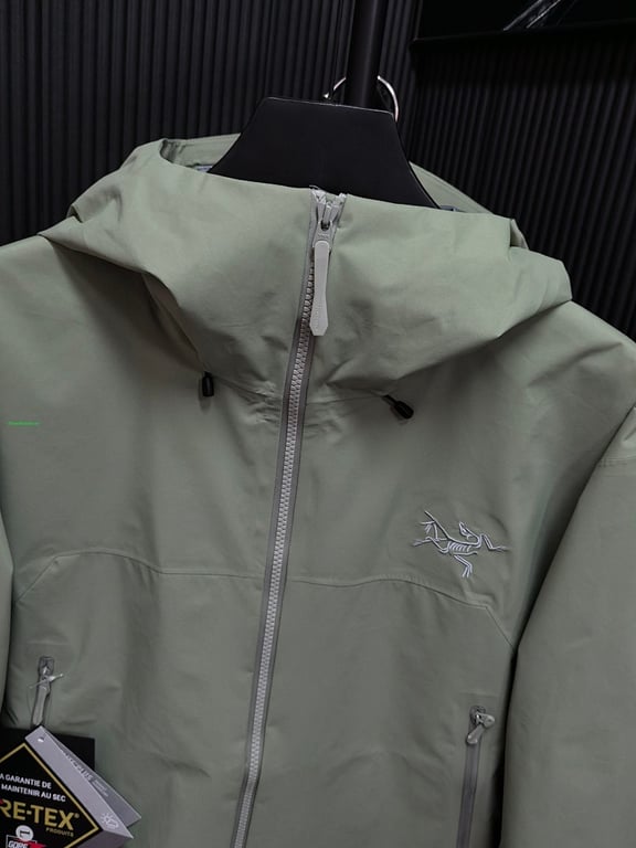Arc'teryx Gore-Tex Shell Jacket Green - 26