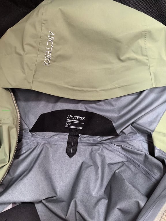 Arc'teryx Gore-Tex Shell Jacket Green - 29