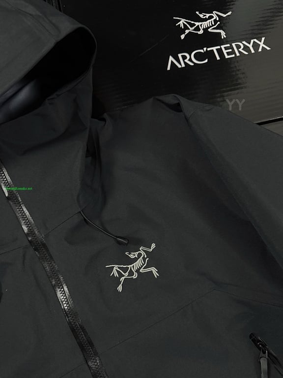 Arc'teryx Beta Lightweight Jacket Black - 18