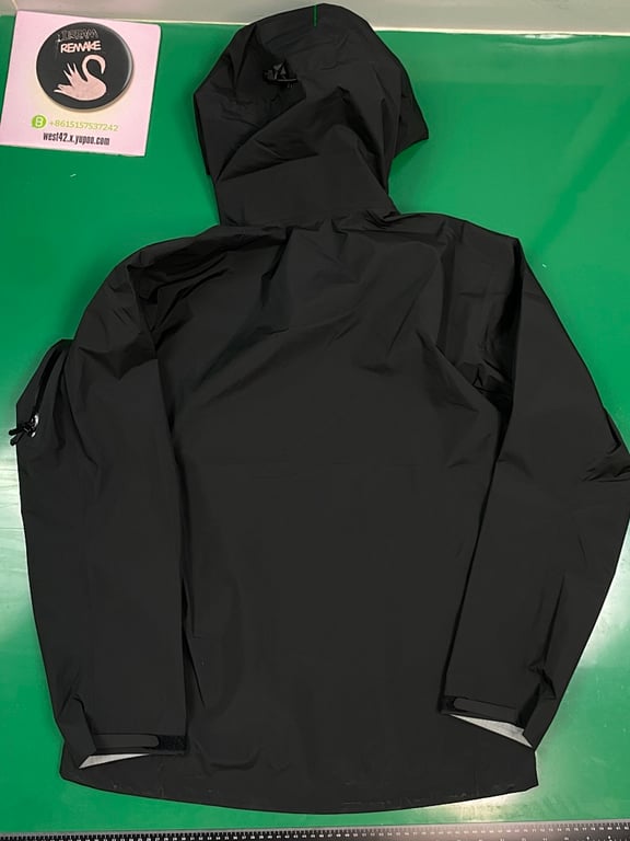 Arc'teryx Beta Lightweight Jacket Black - 8