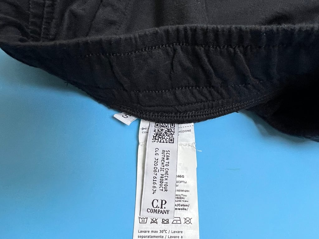 C.P. Company Saturn Light Fleece Shorts - 27