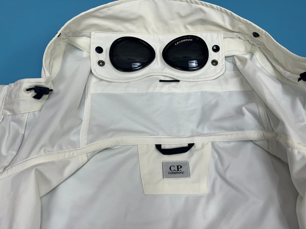 C.P. Company Shell-R Goggle Hood Jacket - 23