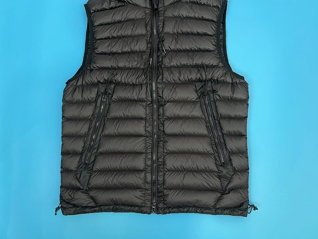 C.P. Company Quilted Goggle Hooded Down Gilet Black - 15
