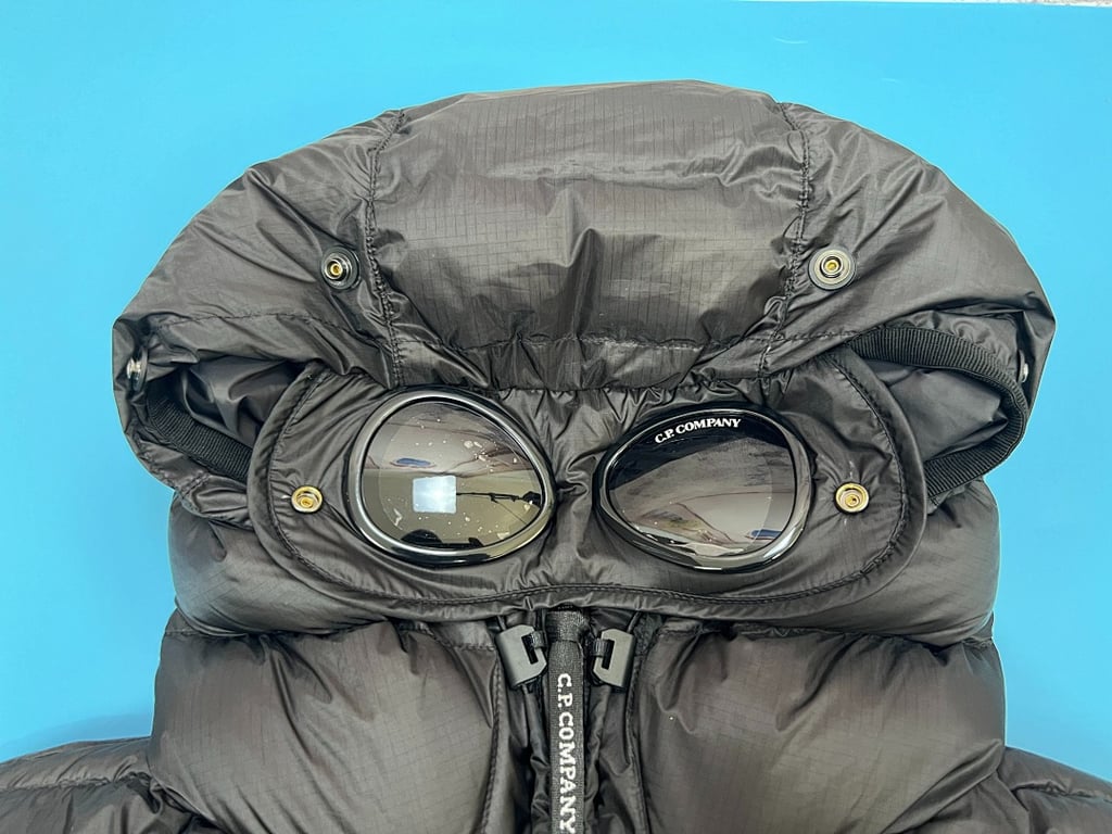 C.P. Company Quilted Goggle Hooded Down Gilet Black - 21