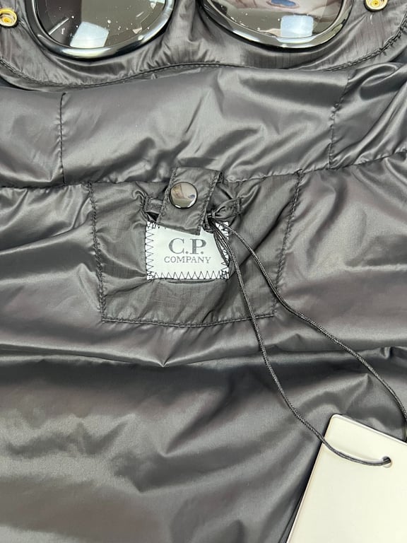 C.P. Company Quilted Goggle Hooded Down Gilet Black - 28