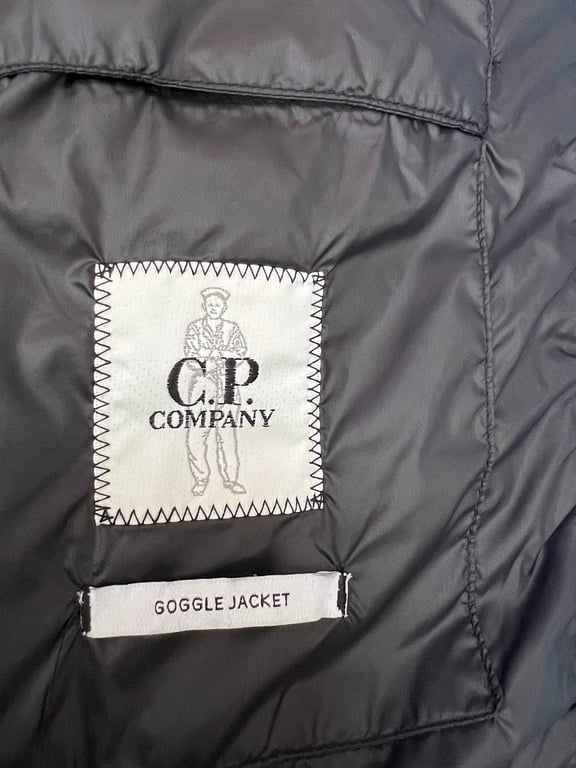 C.P. Company Quilted Goggle Hooded Down Gilet Black - 33
