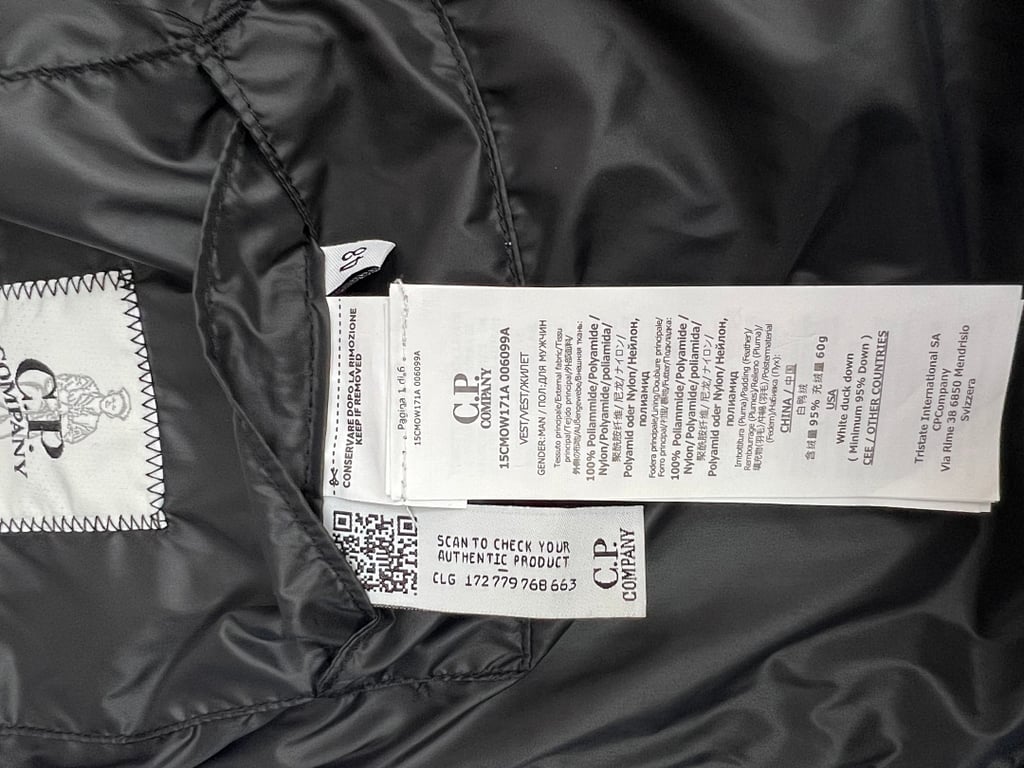 C.P. Company Quilted Goggle Hooded Down Gilet Black - 35