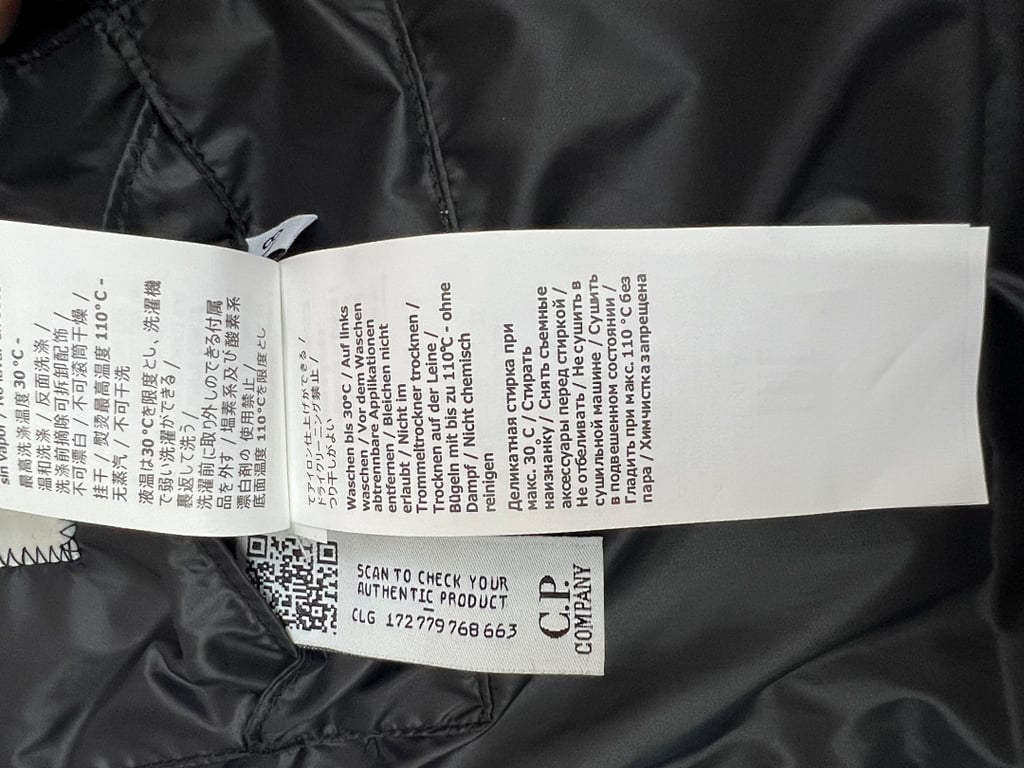 C.P. Company Quilted Goggle Hooded Down Gilet Black - 38