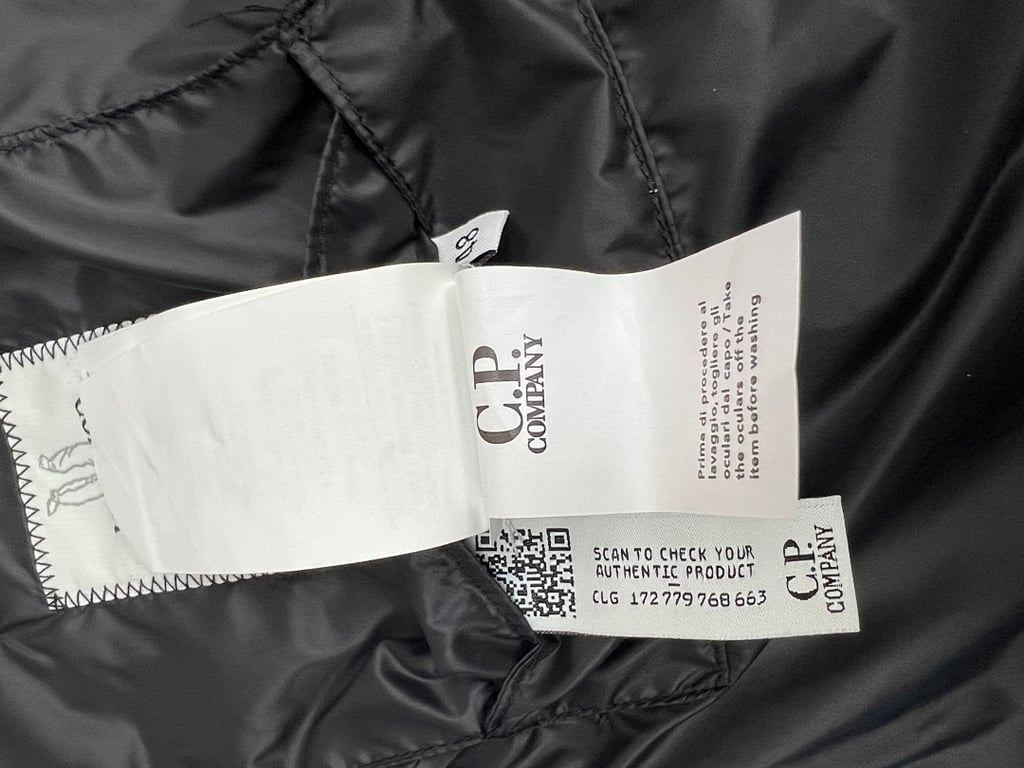 C.P. Company Quilted Goggle Hooded Down Gilet Black - 41