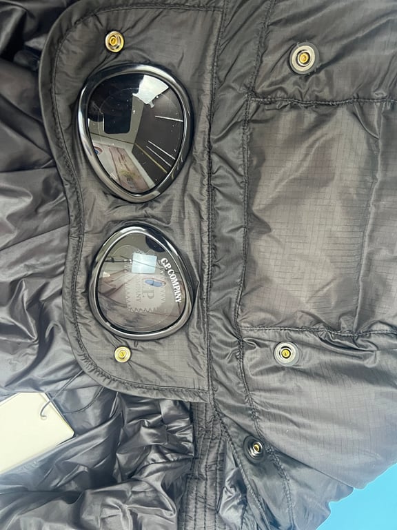 C.P. Company Goggle Hood Puffer Jacket Black - 26