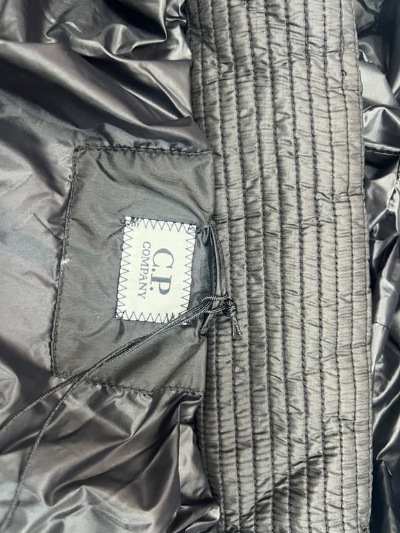 C.P. Company Goggle Hood Puffer Jacket Black - 32