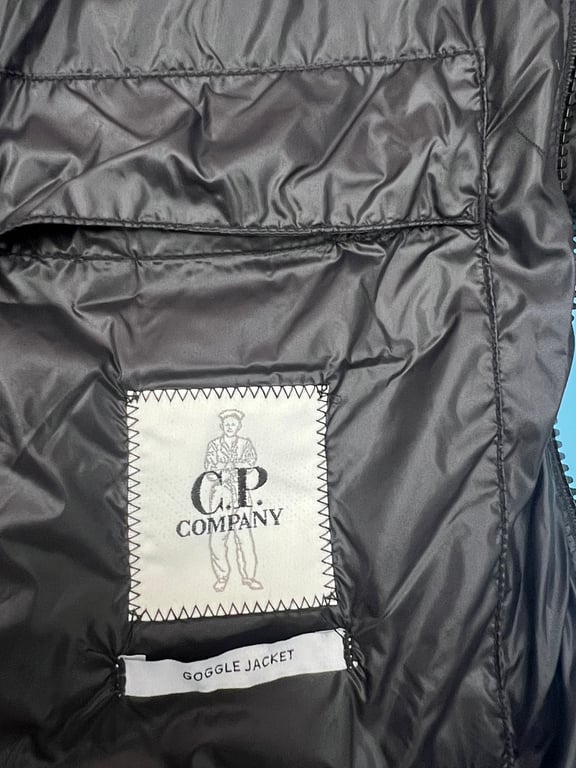 C.P. Company Goggle Hood Puffer Jacket Black - 33