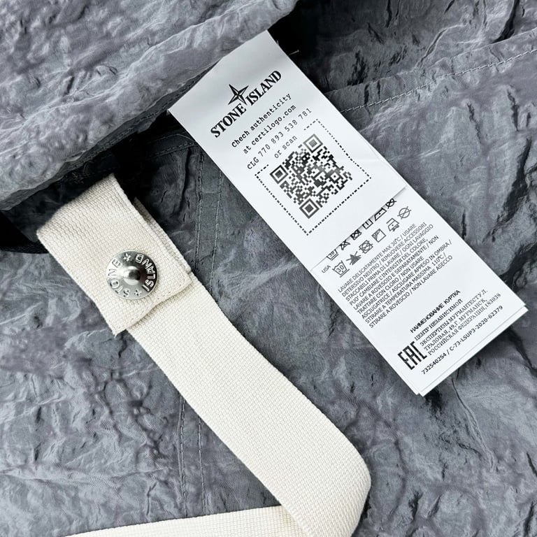 Stone Island 24SS Crinkle Nylon Jacket - 36