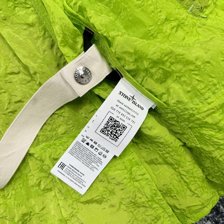 Stone Island 24SS Crinkle Nylon Jacket - 80