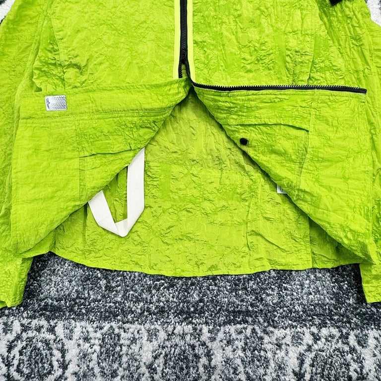 Stone Island 24SS Crinkle Nylon Jacket - 85