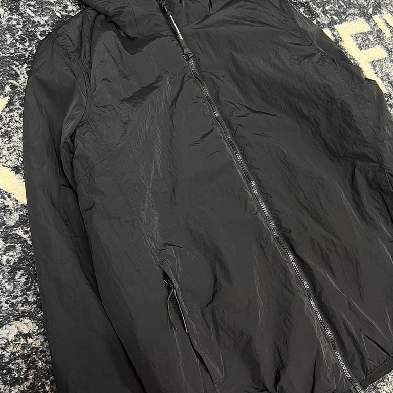 C.P. Company Chrome Goggle Puffer Jacket - 24