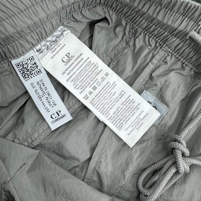 C.P. Company 24SS Cargo Pants - 42
