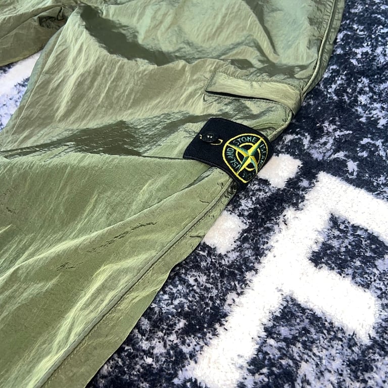 Stone Island 22SS Metallic Nylon Pants - 4