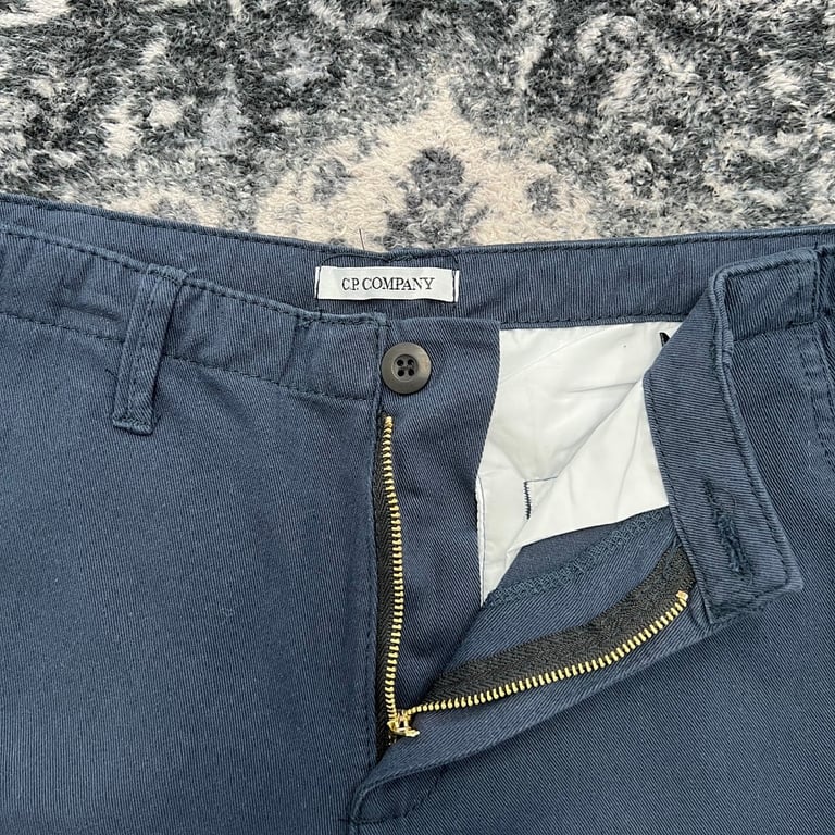 C.P. Company Lens Cargo Shorts - 19