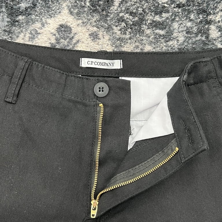 C.P. Company Lens Cargo Shorts - 24