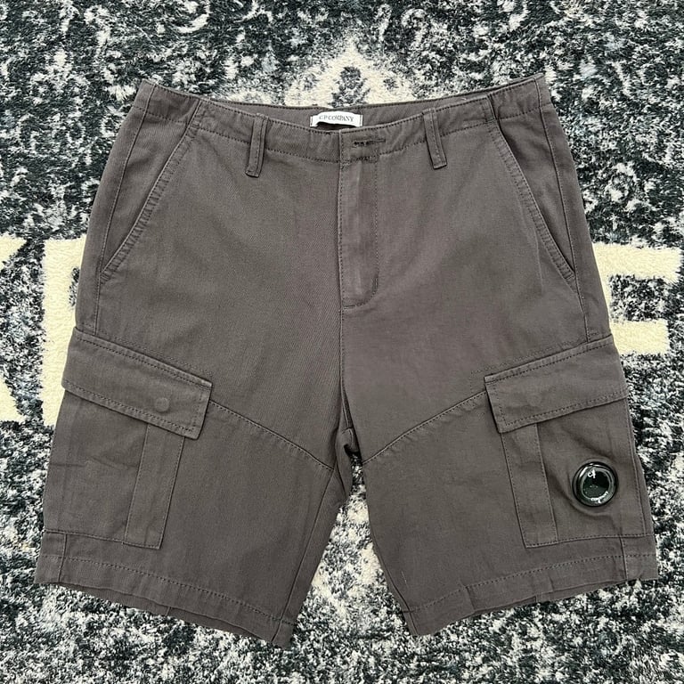 C.P. Company Lens Cargo Shorts - 31