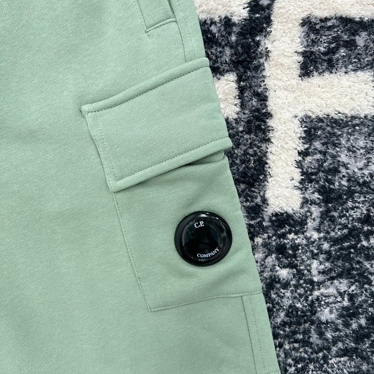 C.P. Company Lens Cargo Shorts - 27