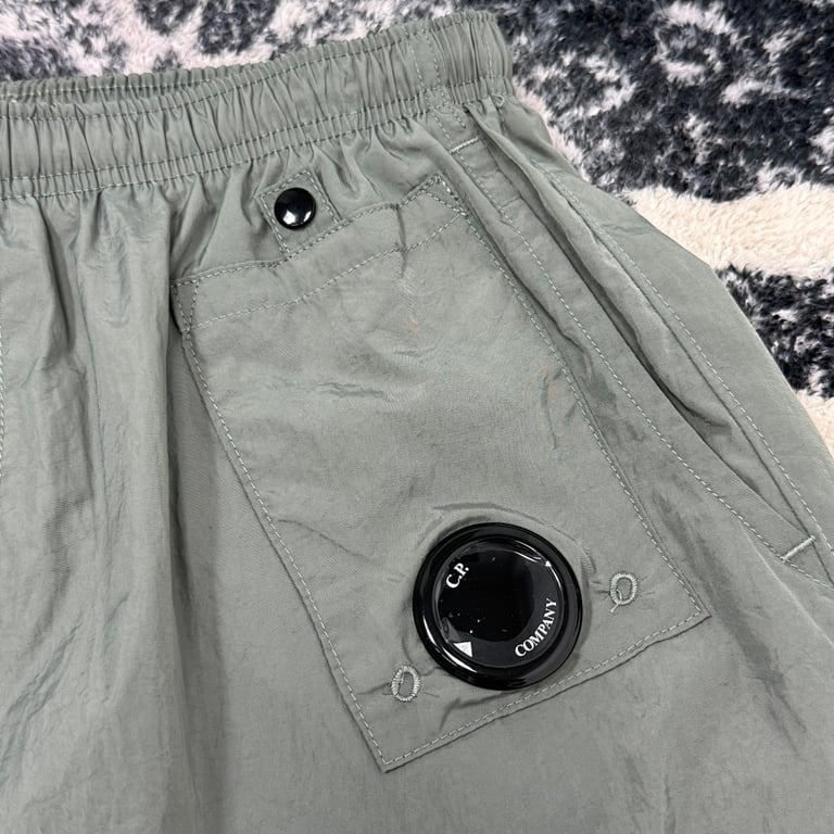 C.P. Company Nylon Lens Shorts - 18
