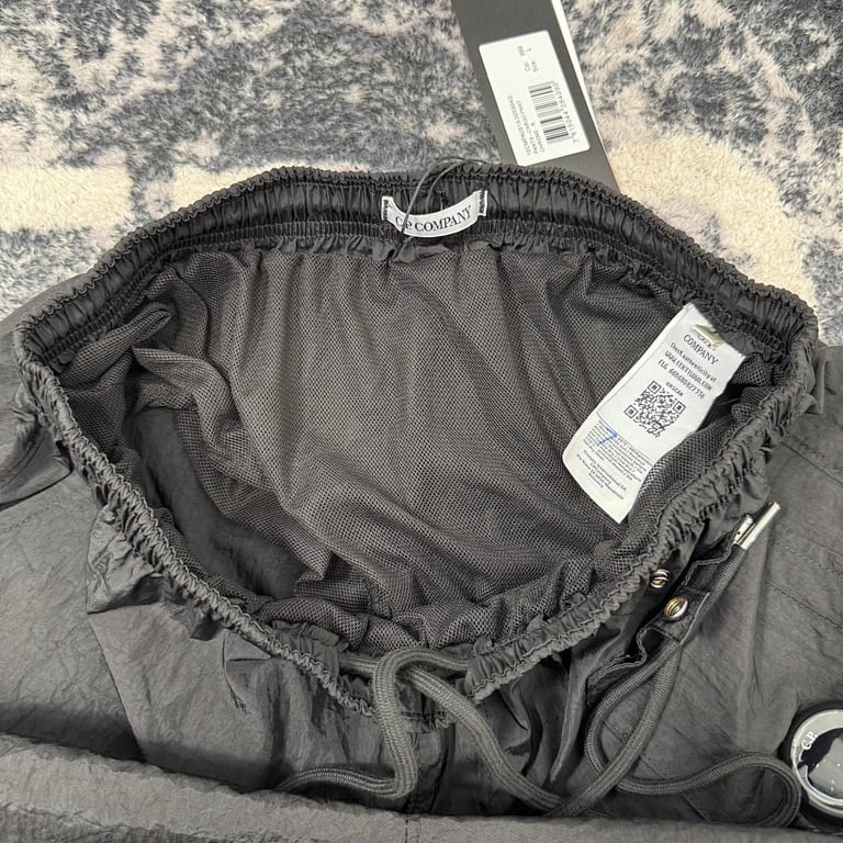 C.P. Company Nylon Lens Shorts - 9