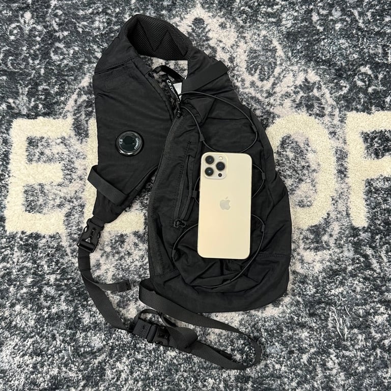 C.P. Company Nylon Bungee Sling Bag Grey - 23