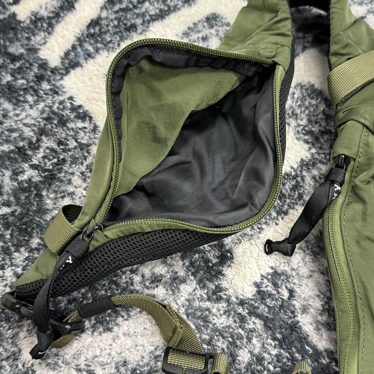 C.P. Company Nylon Bungee Sling Bag Grey - 46