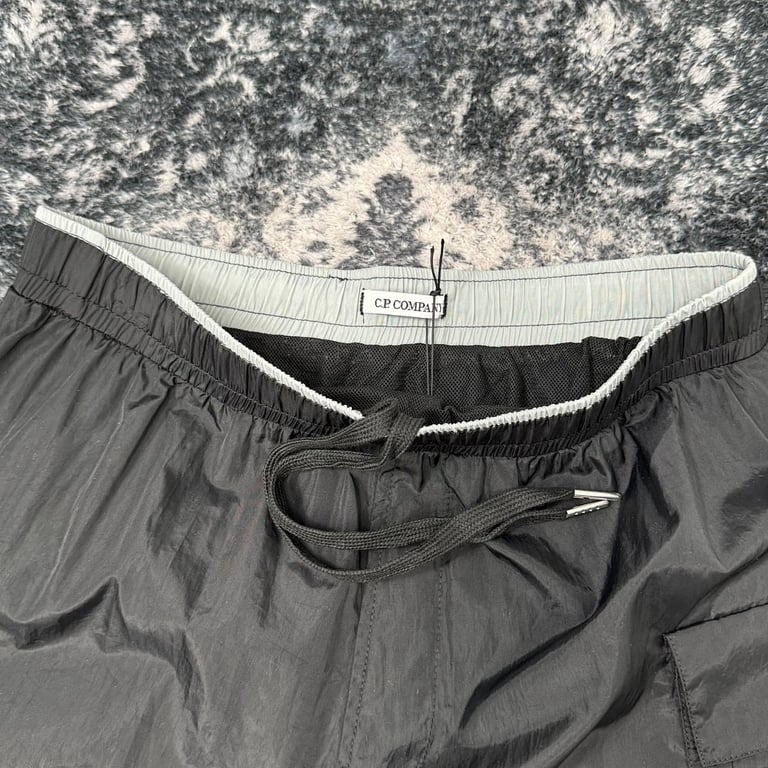 C.P. Company Nylon Lens Cargo Shorts - 17