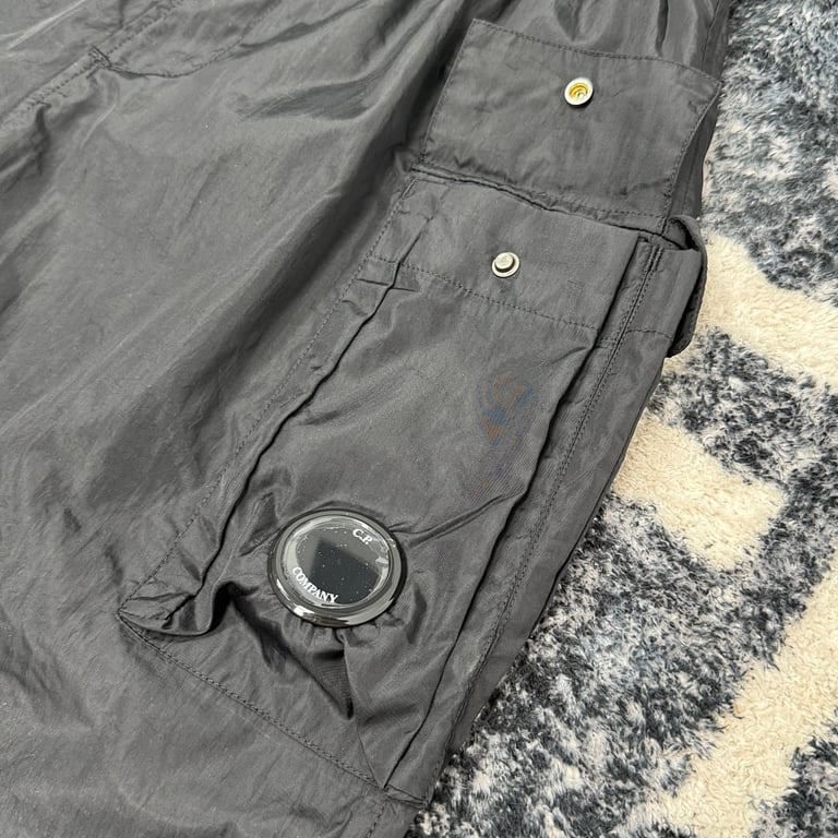 C.P. Company Nylon Lens Cargo Shorts - 18