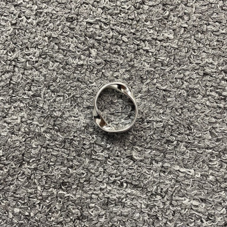 MM6 Maison Margiela Twisted Logo Ring - 5
